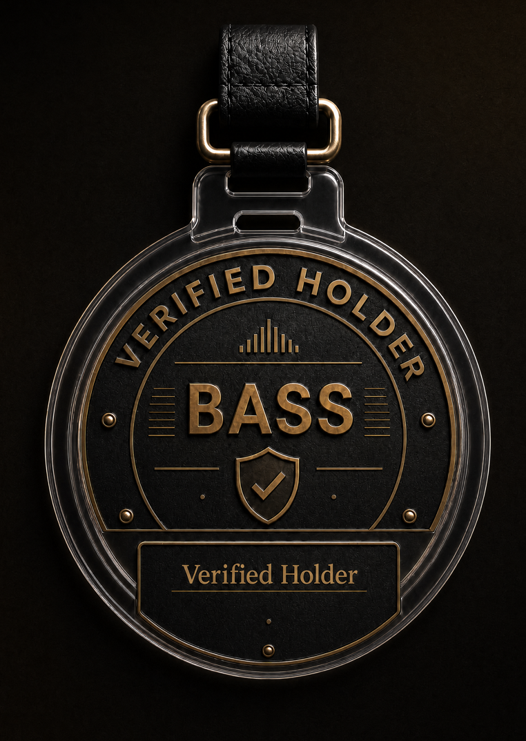 BASS Verified Holder — passe vertical com inscrição Verified Holder, escudo com check e descrição: Elegibilidade verificada sem acesso aos teus fundos.